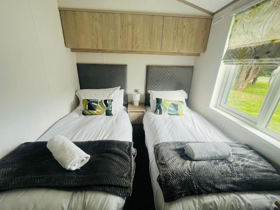 Hideaway Retreat With Hot Tub Villa York Exteriör bild
