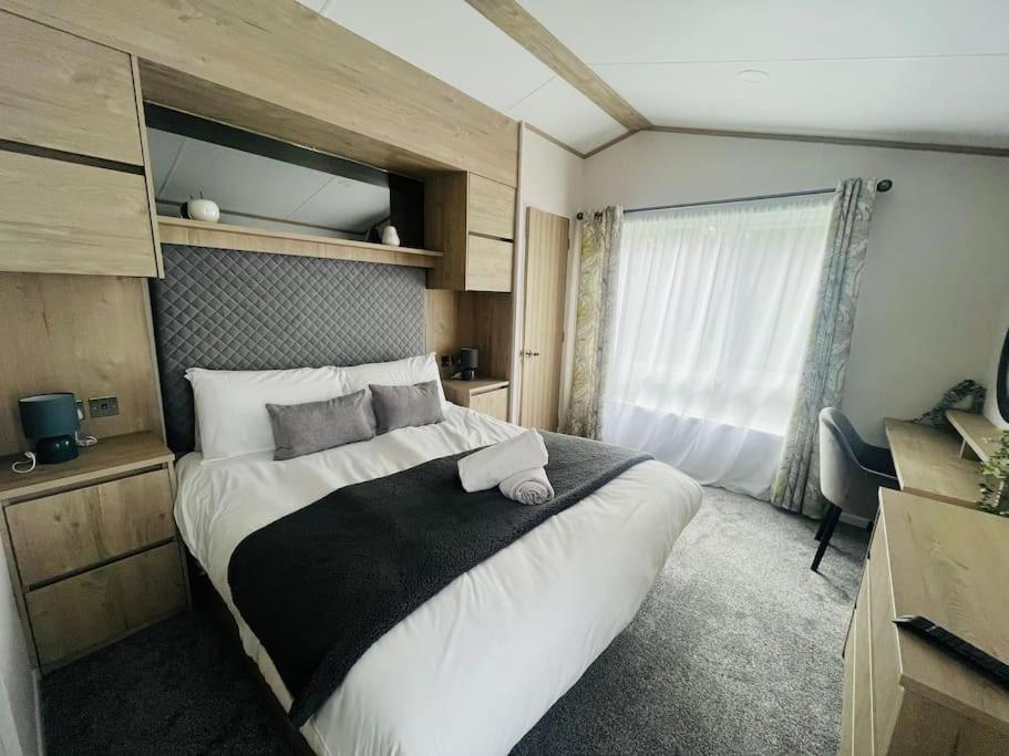 Hideaway Retreat With Hot Tub Villa York Exteriör bild