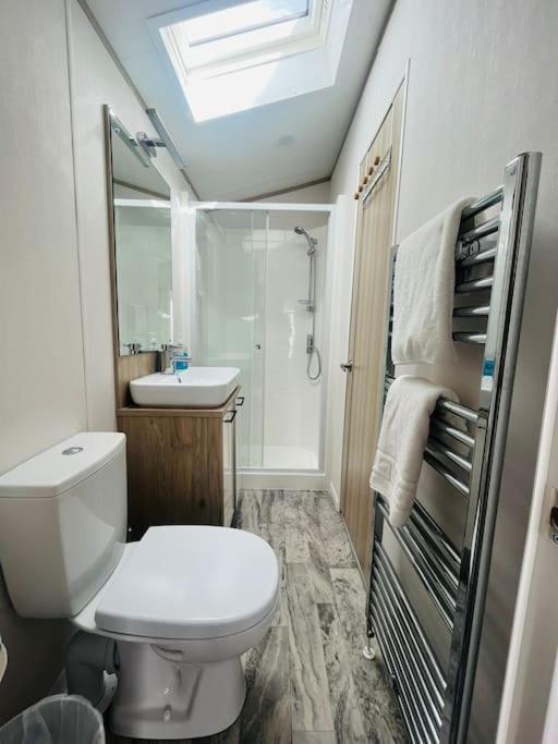 Hideaway Retreat With Hot Tub Villa York Exteriör bild